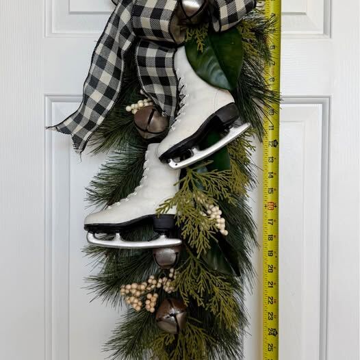 CHRISTMAS WREATH /SWAG DECOR