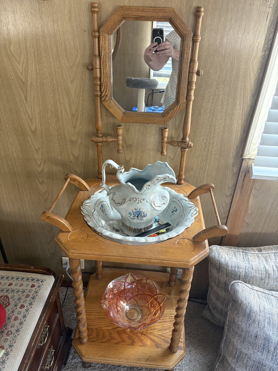 Vintage Wash Basin Stand