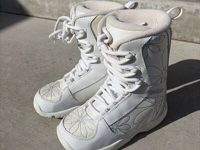 Womens Snowboard Boots Size 7