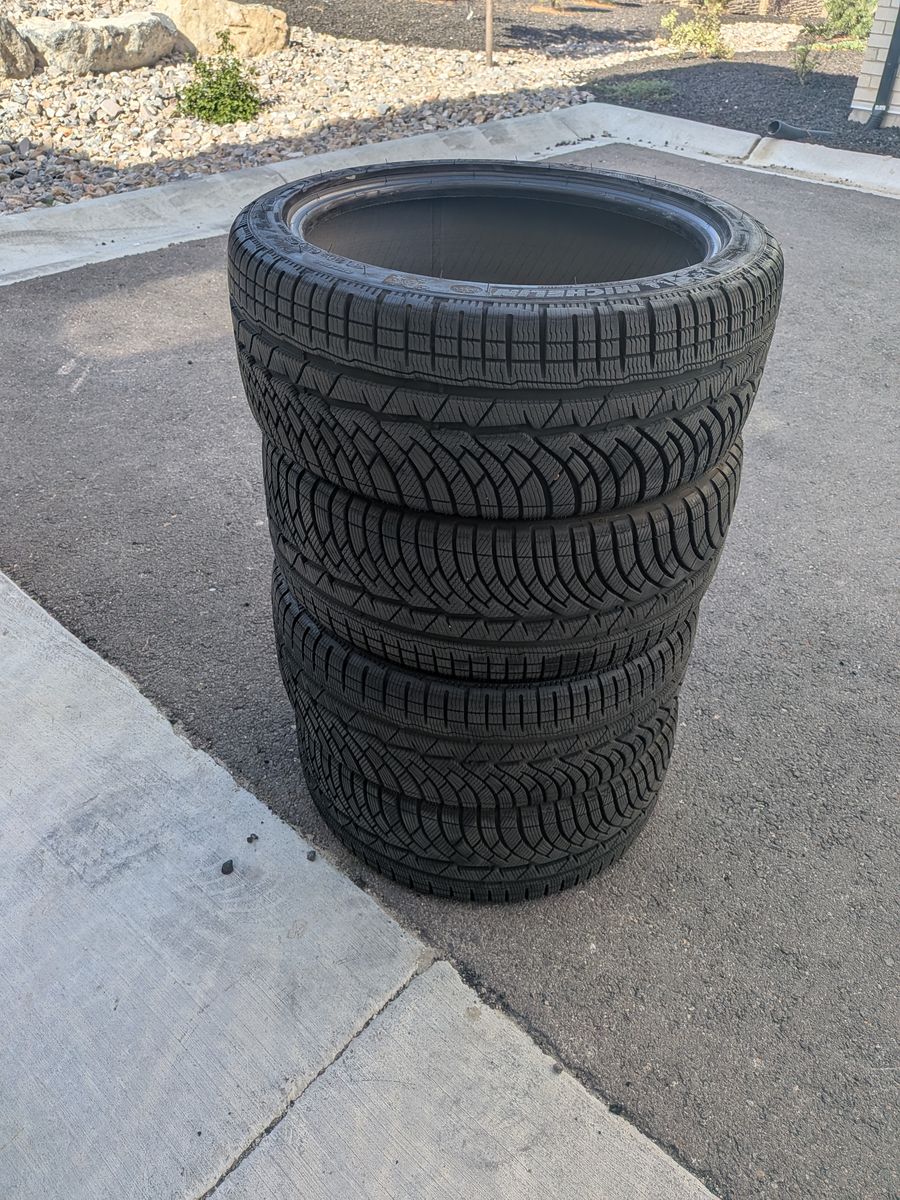 4 MICHELIN PILOT ALPIN PA4 Tires, Like New