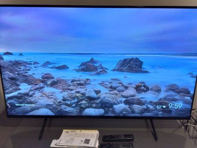 49.5 inch 4k Sony TV two remotes