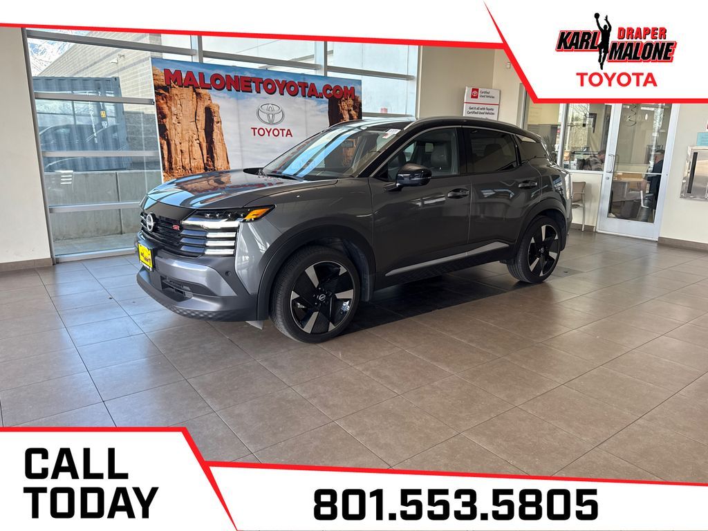 2025 Nissan Kicks SR