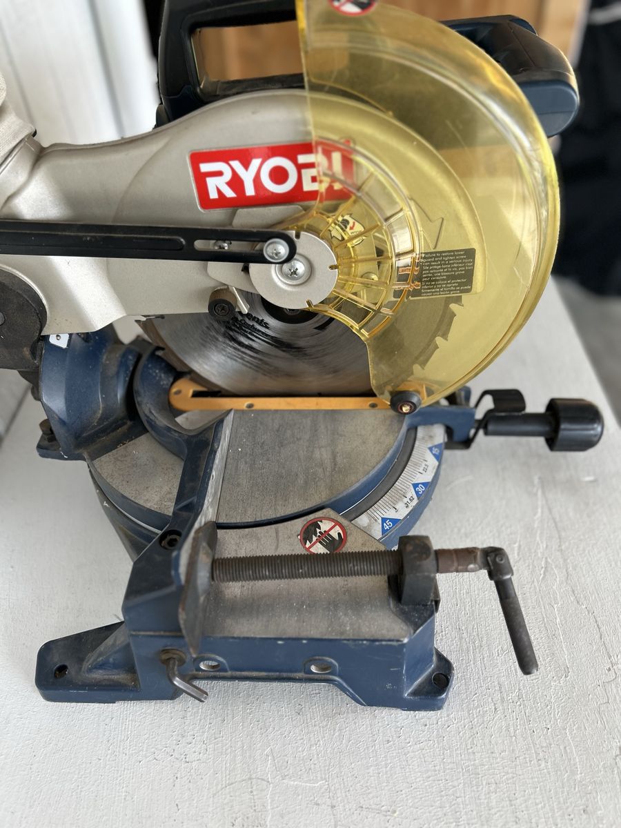 Ryobi 10” compound miter saw