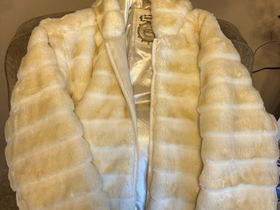 White Ablanćhe Urban Furfitter Coat