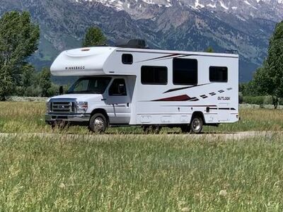 2019 Winnebago Outlook 25J