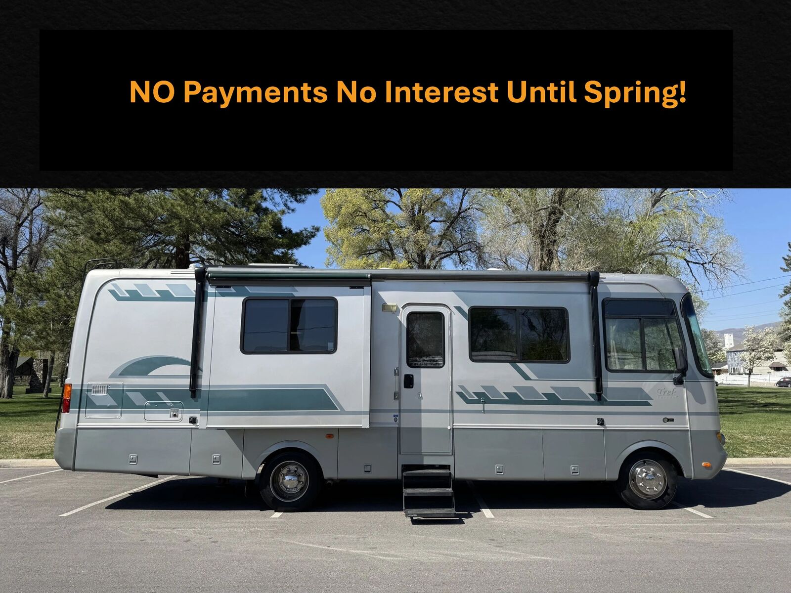 Bunk Only 30 ft, Like New, Solar, Garage Kept, New tires, Safari Trek 29RBD Like Simba Passage Monaco Lapalma Monarch