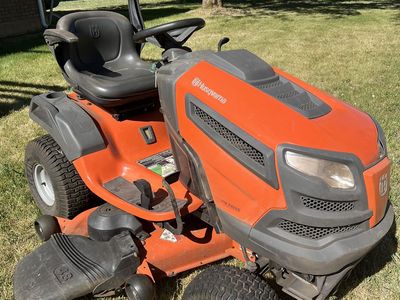 YTA24V48 24HP/724CC Lawn Tractor