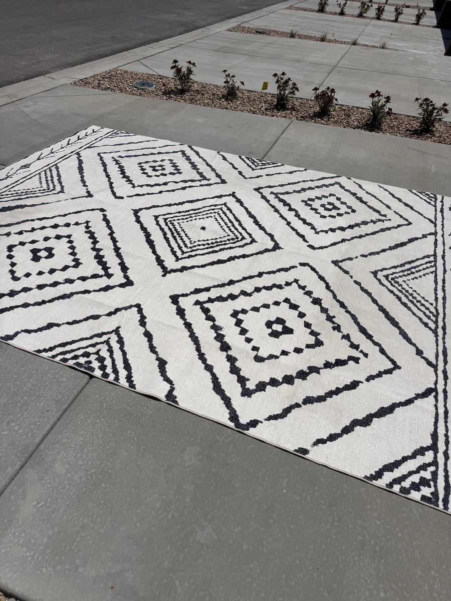 9.5’x12.5’ Area Rug