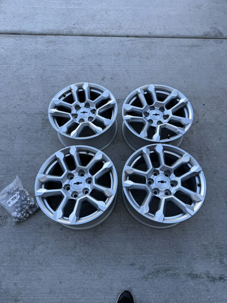 Chevy Silverado 1500 Tahoe Rims 18” New W/sensors