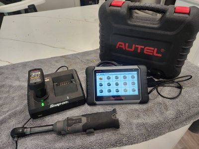 Auto tech tools. snap on autel scanner