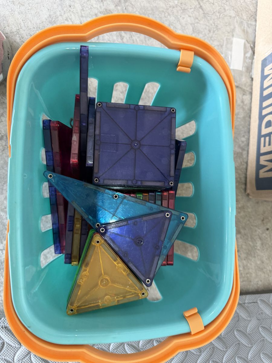 Magnetic Building Tiles Set + Storage Basket
