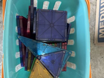 Magnetic Building Tiles Set + Storage Basket