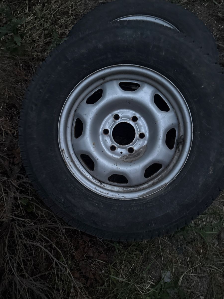 Four wheels 17 inch six bolt pattern off of F150 with tires that have about 10 to 15,000 more miles available