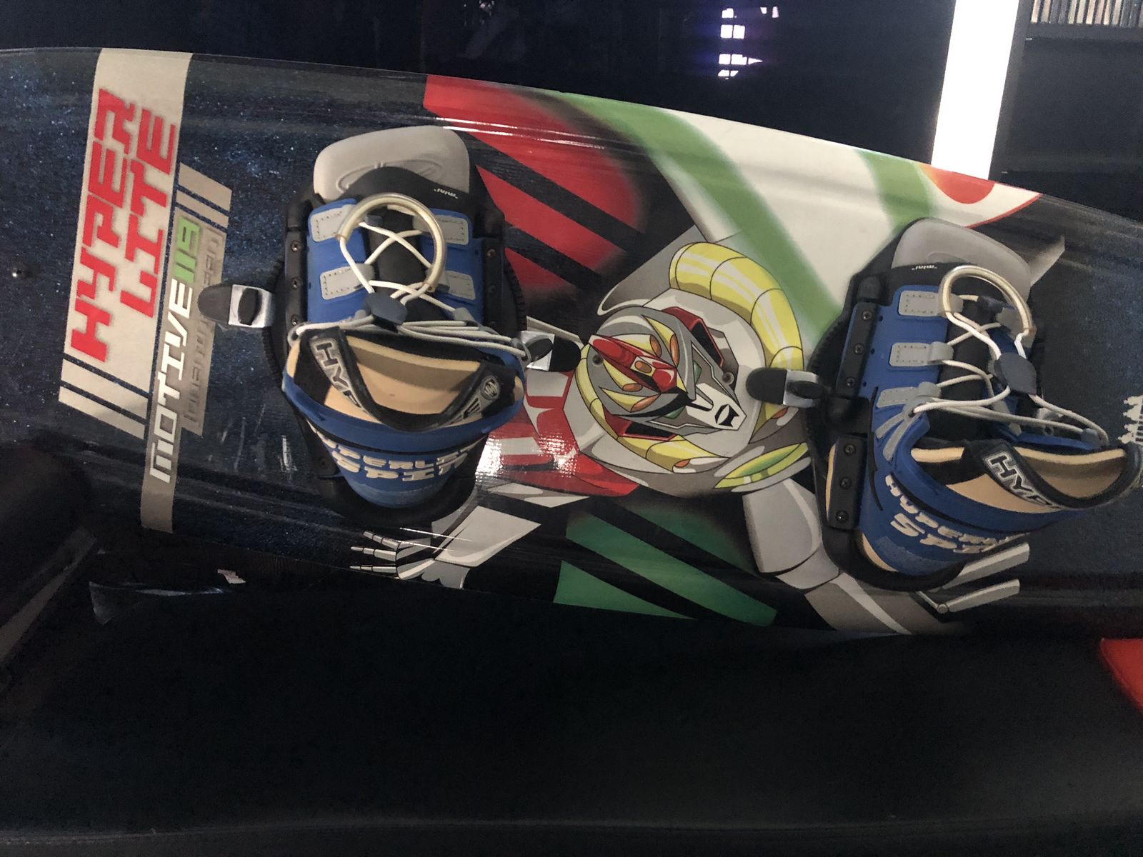 Kids 119 cm Hyperlite Motive Junior Wakeboard with Hyperlite Bindings