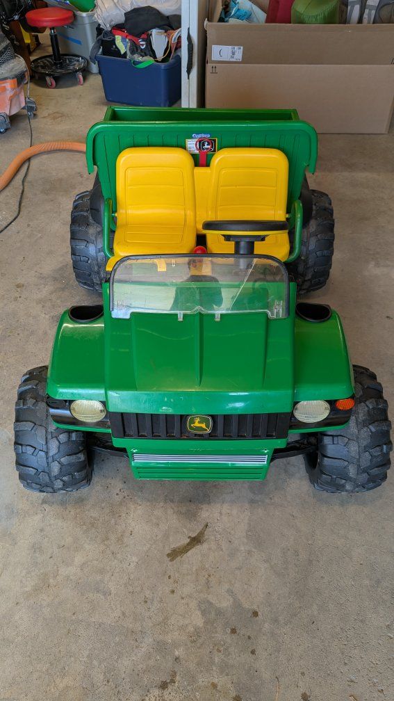 John Deere Gator Kids Battery Powered Vehicle - Toy/Jeep