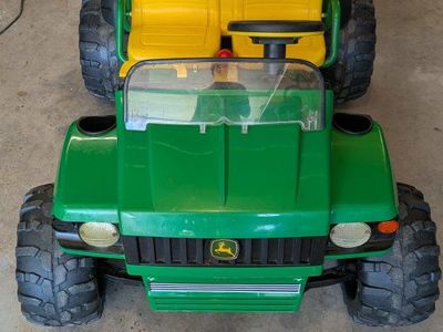 John Deere Gator Kids Battery Powered Vehicle - Toy/Jeep