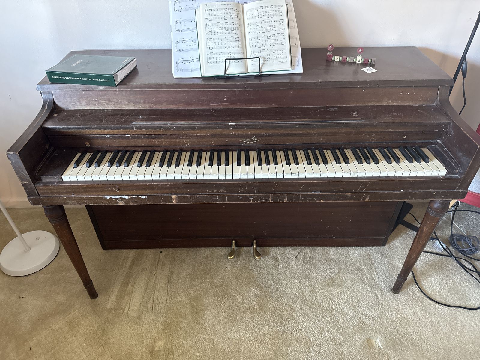 Upright piano