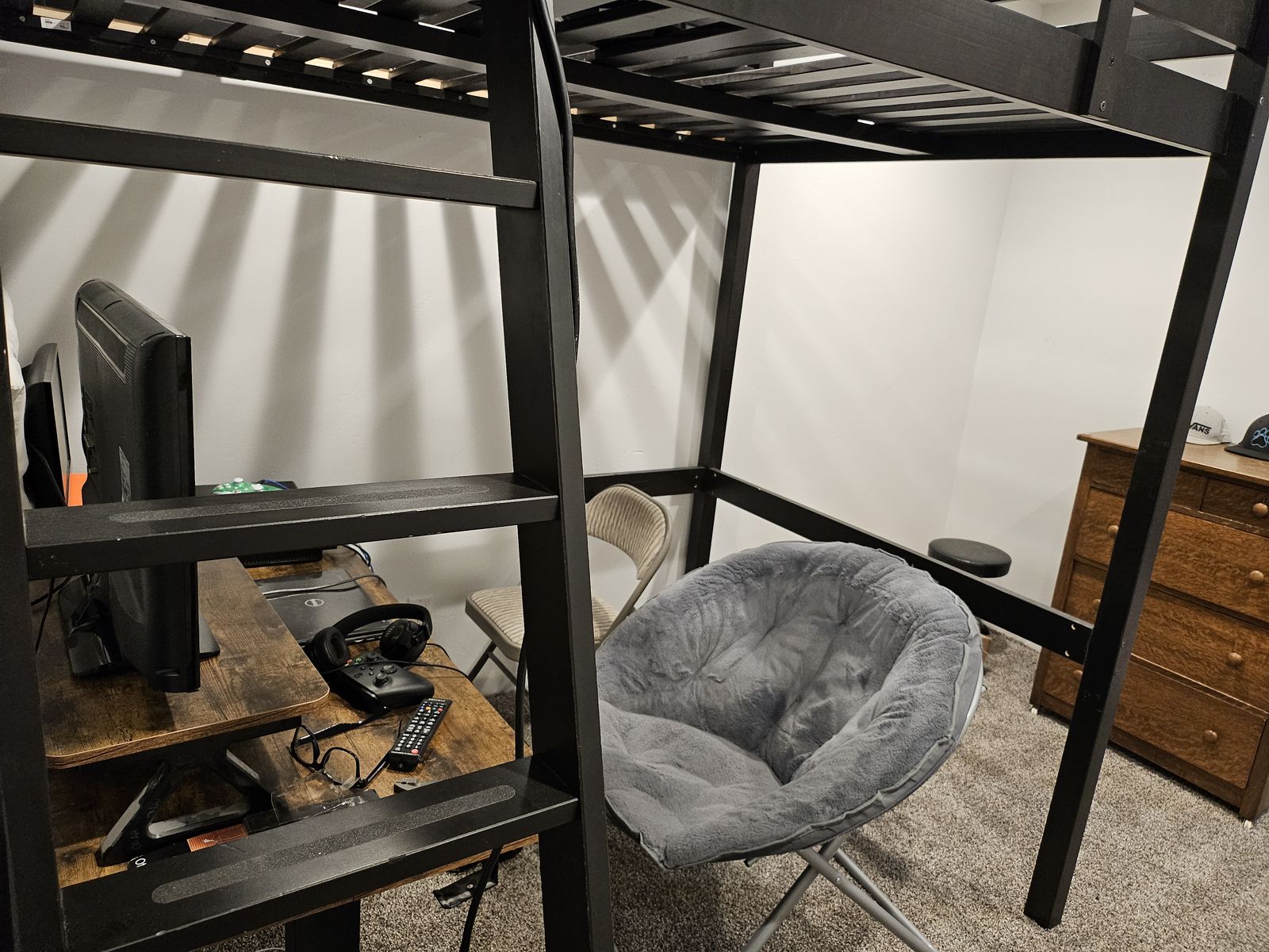 Main image 5