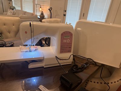 Singer Starlet 6660 Computerized Sewing Machine with Hard Case