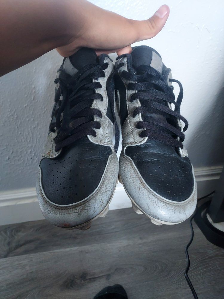 Nike Football Cleats - Black & Grey Used, Size 9.5