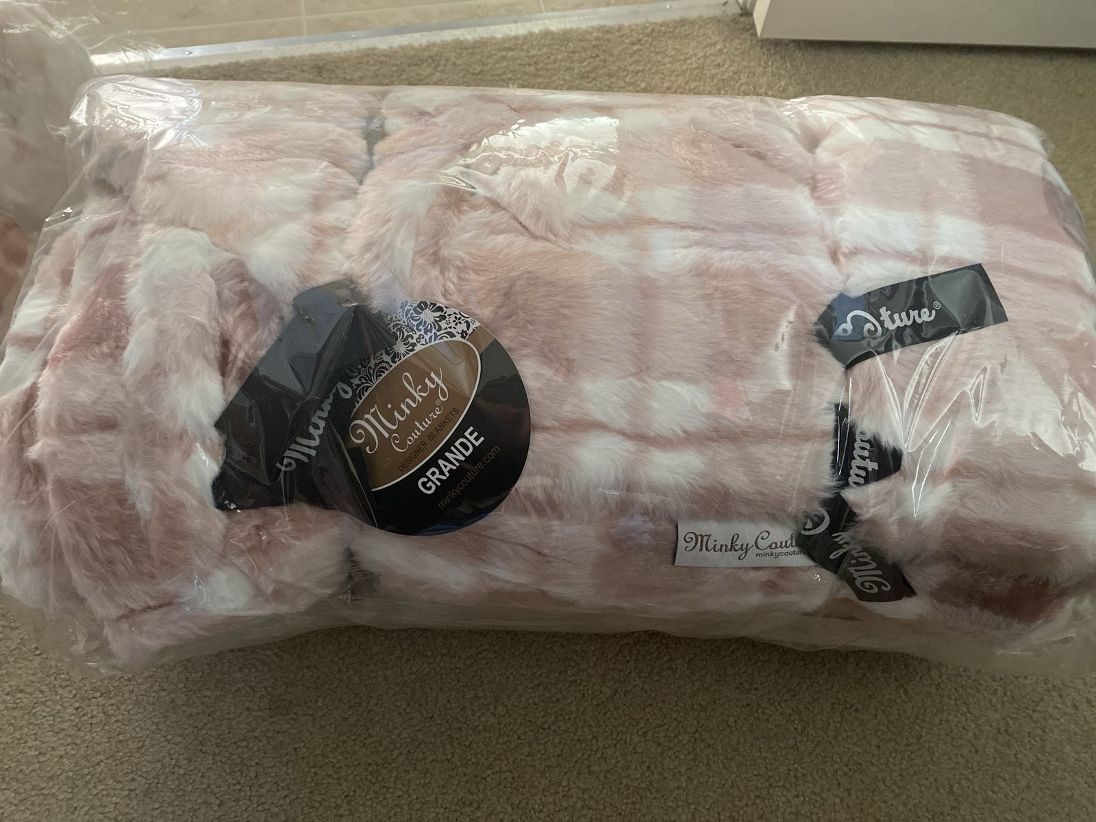 Minky Couture grande size blanket