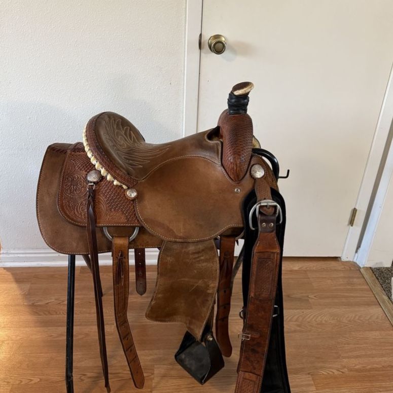 Courts 14” All-Around Saddle - Youth/Ladies, Used with Cinch, Quality Leather