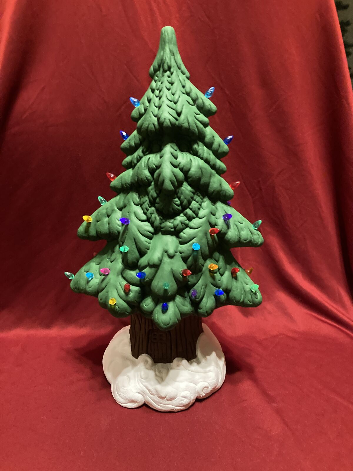 Vintage Rare Living Face Ceramic Christmas Tree With Den & Lights Large 18 1/2 Inch
