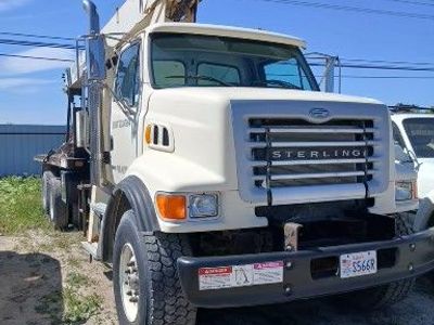 2006 STERLING LT75 WITH NATIONAL 1100 MOUNTED CRANE