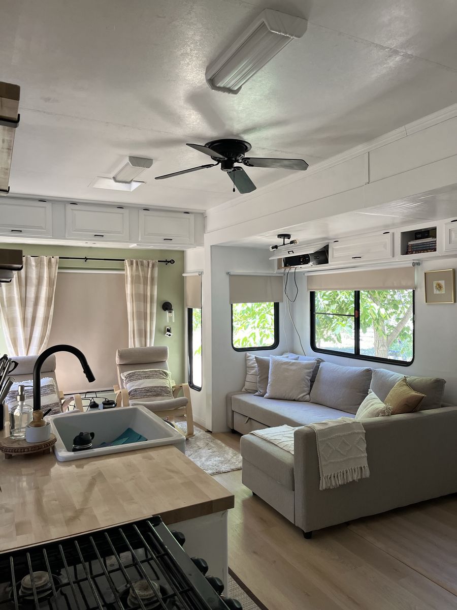 Alpha Ideal 5th Wheel Travel Trailer - Renovated Interior, Modern Finishes