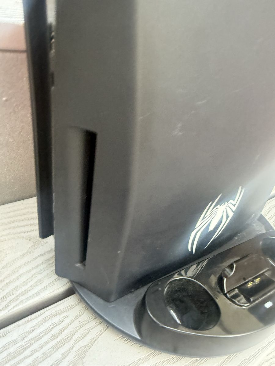 Main image 6