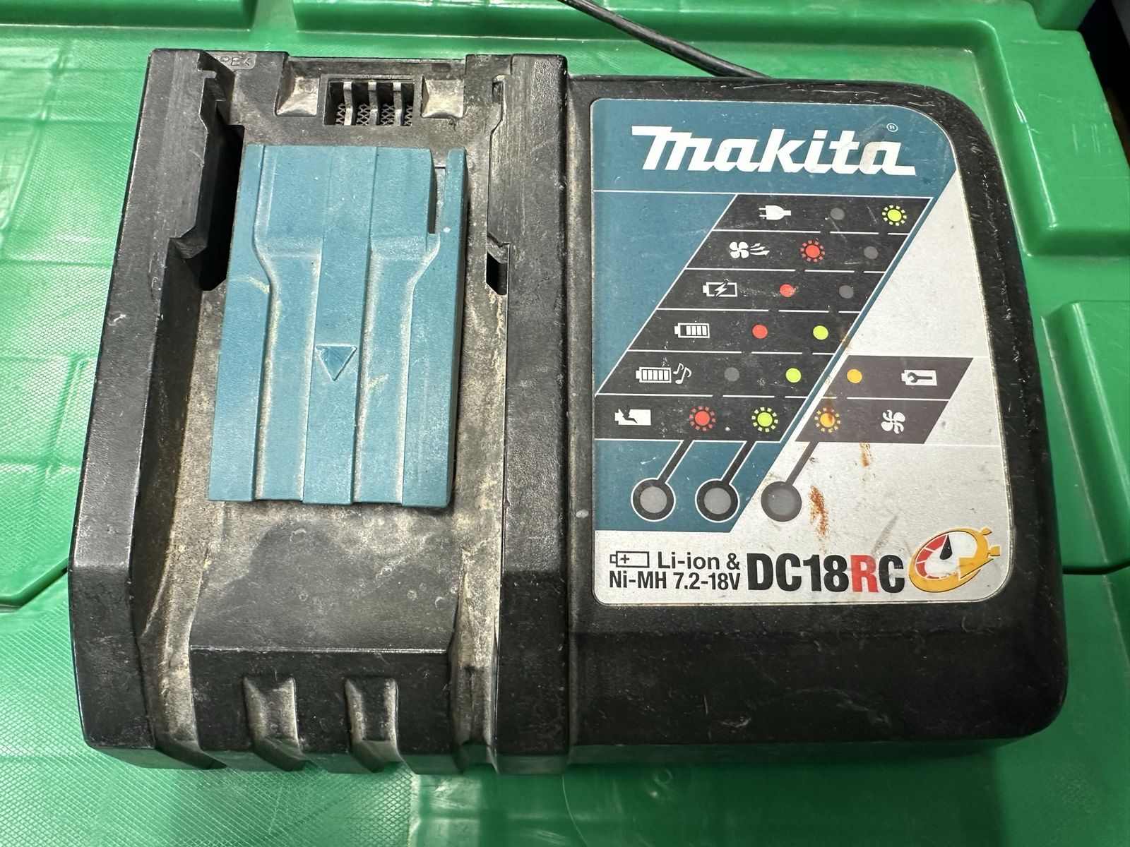 Makita Battery Charger