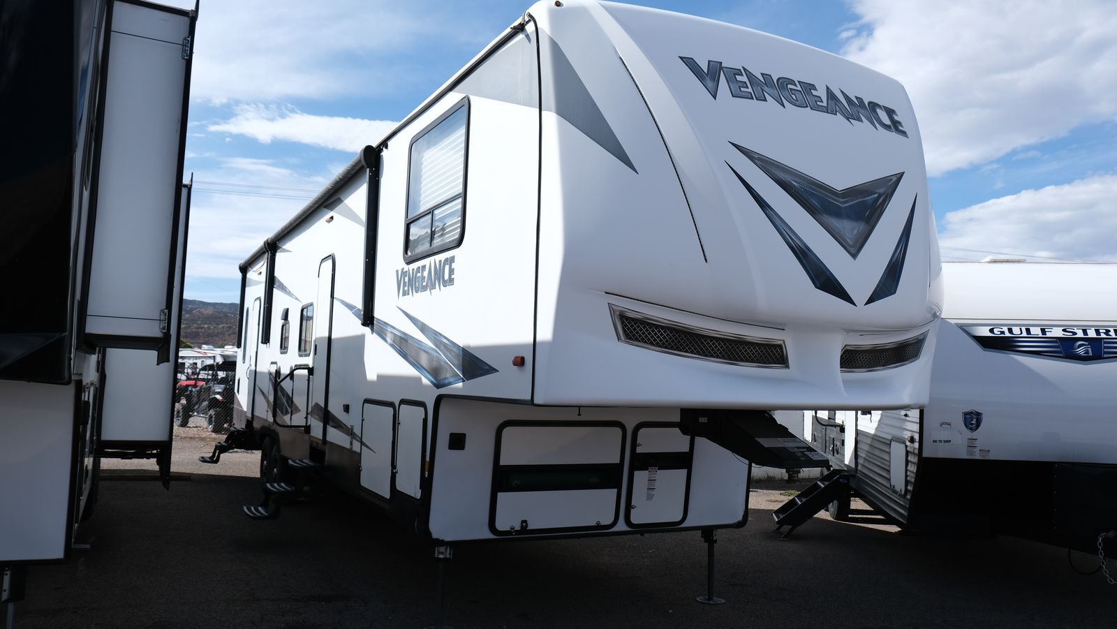 2019 FOREST RIVER VENGEANCE 345A13 TOY HAULER