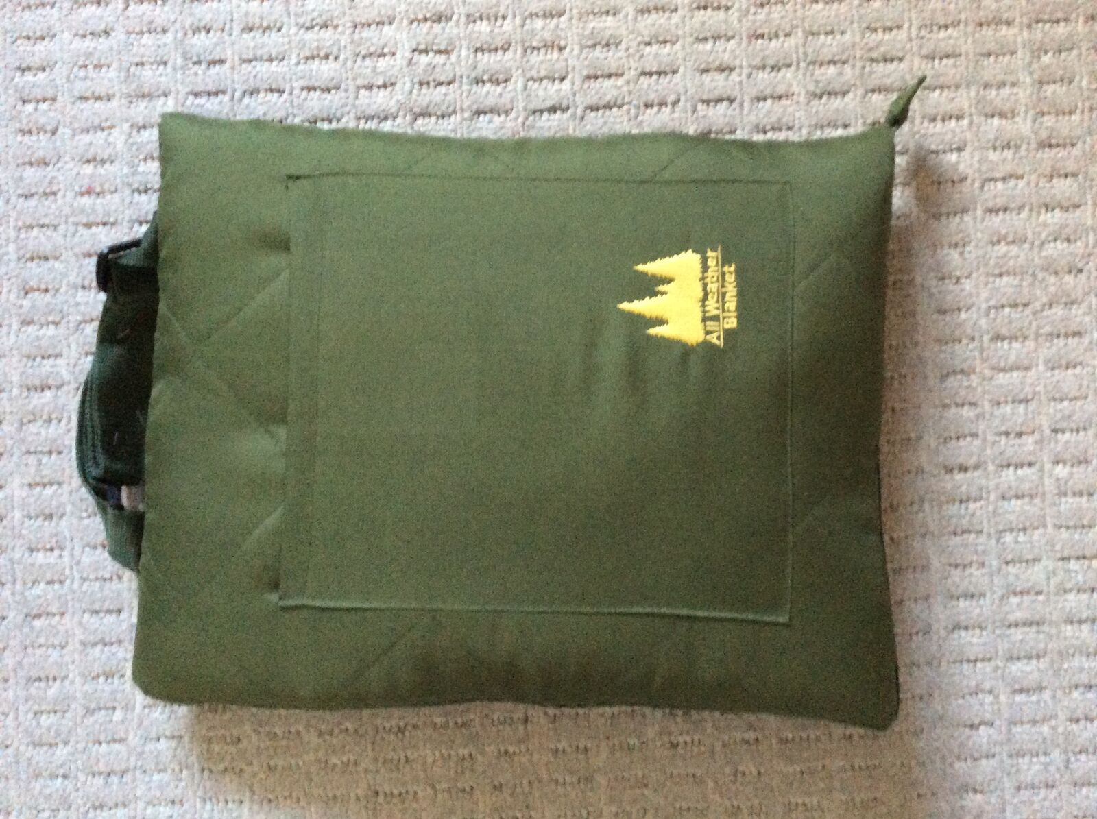 Indoor/Outdoor Water Repellent Print Travel Throw Blanket