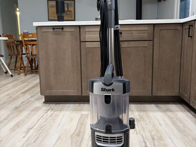 Shark Navigator Lift-Away PowerFins Upright Vacuum Cleaner