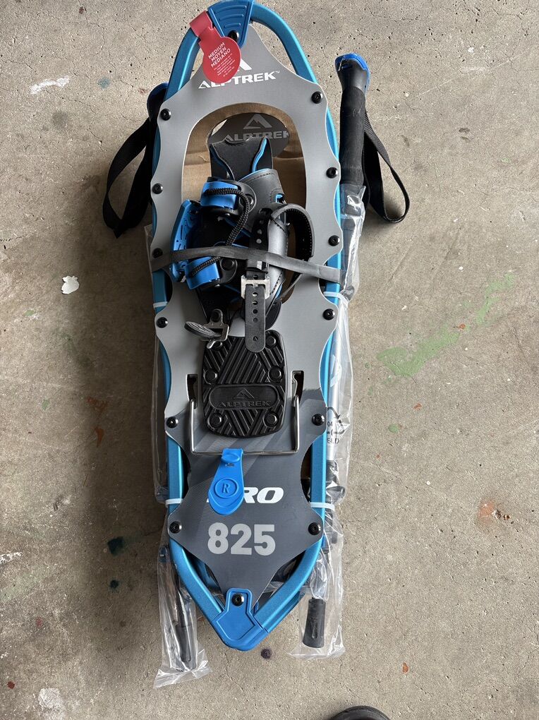 Snow Shoes wnr Poles