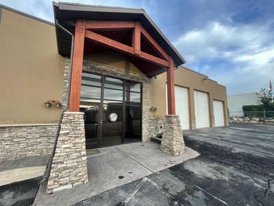 6,625 Sq Ft Warehouse / Shop / Office with Fenced Yard