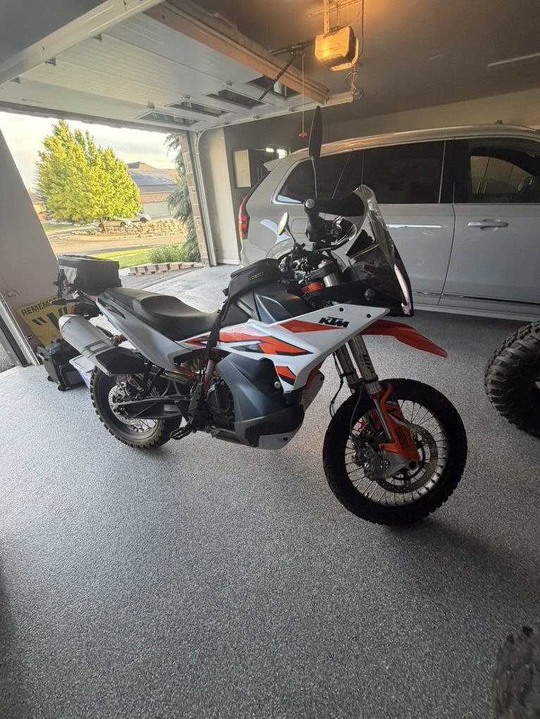2023 KTM 890 Adventure R