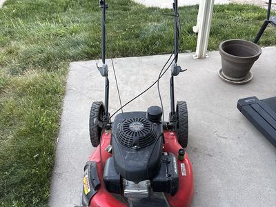Murray 21" FWD Self-Propelled Gas Walk-Behind Lawn Mower - Red/Black