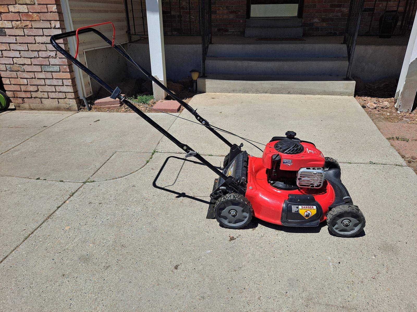 Craftsman push mulcher mower, very light, first pull start