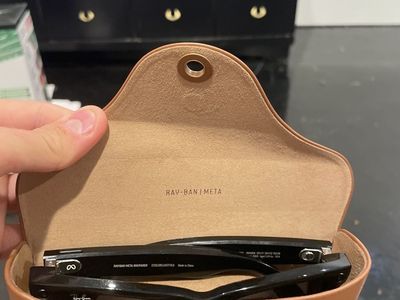 Ray-Ban Meta Wayfarer Smart Glasses - Black with Case - EssilorLuxottica