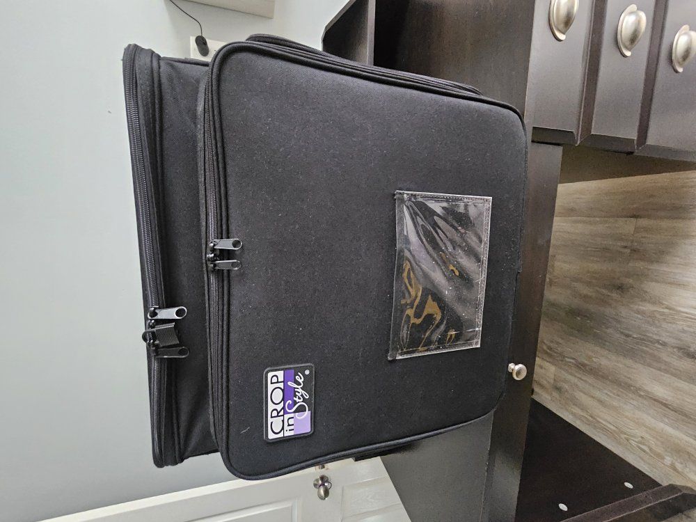 Crop In Style - rolling Scapbook tote