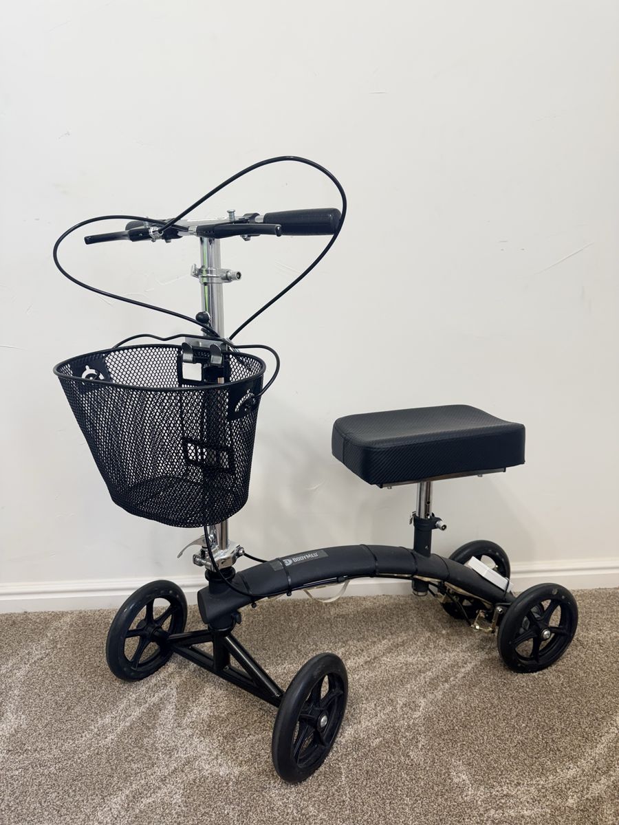 Knee scooter