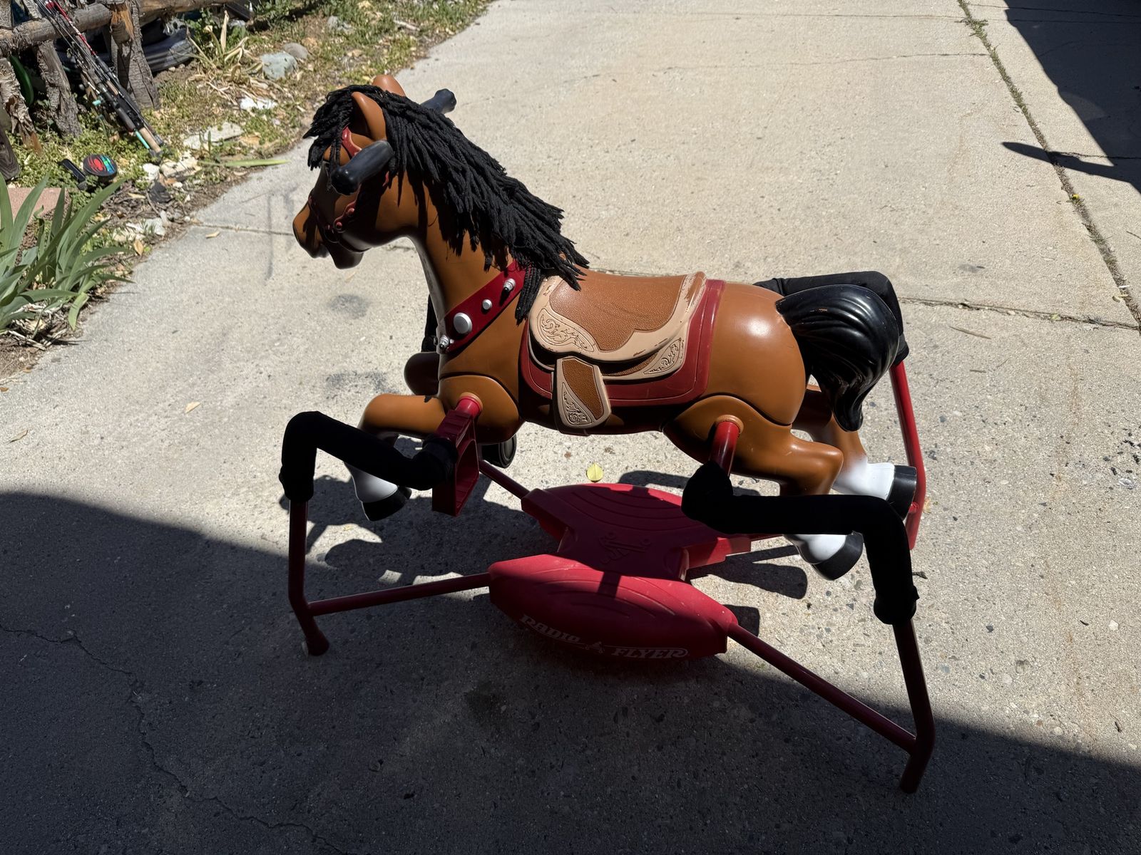 Radio flyer horse