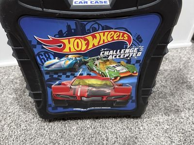 Hot Wheels 110 Car Case Challenge Accepted Rolling Storage Box