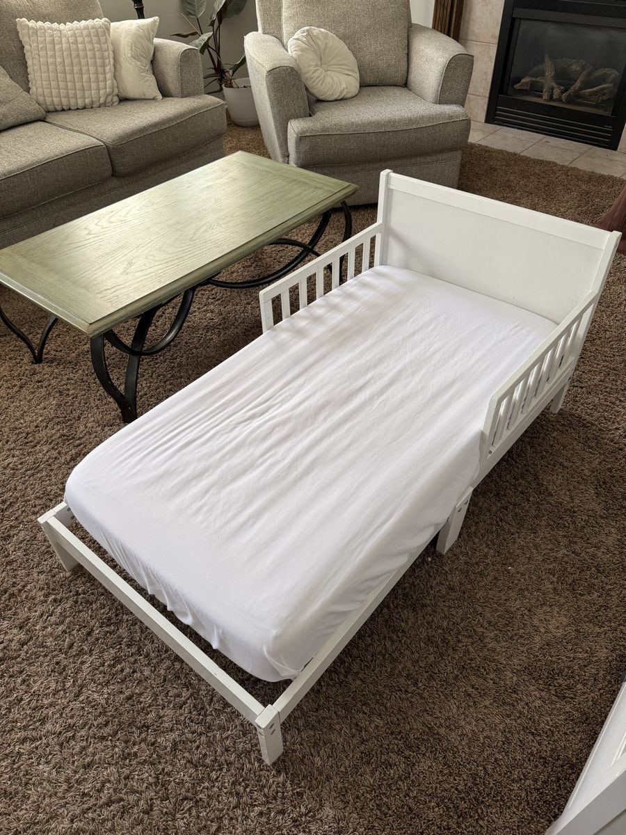 White Toddler Bed with Mattress