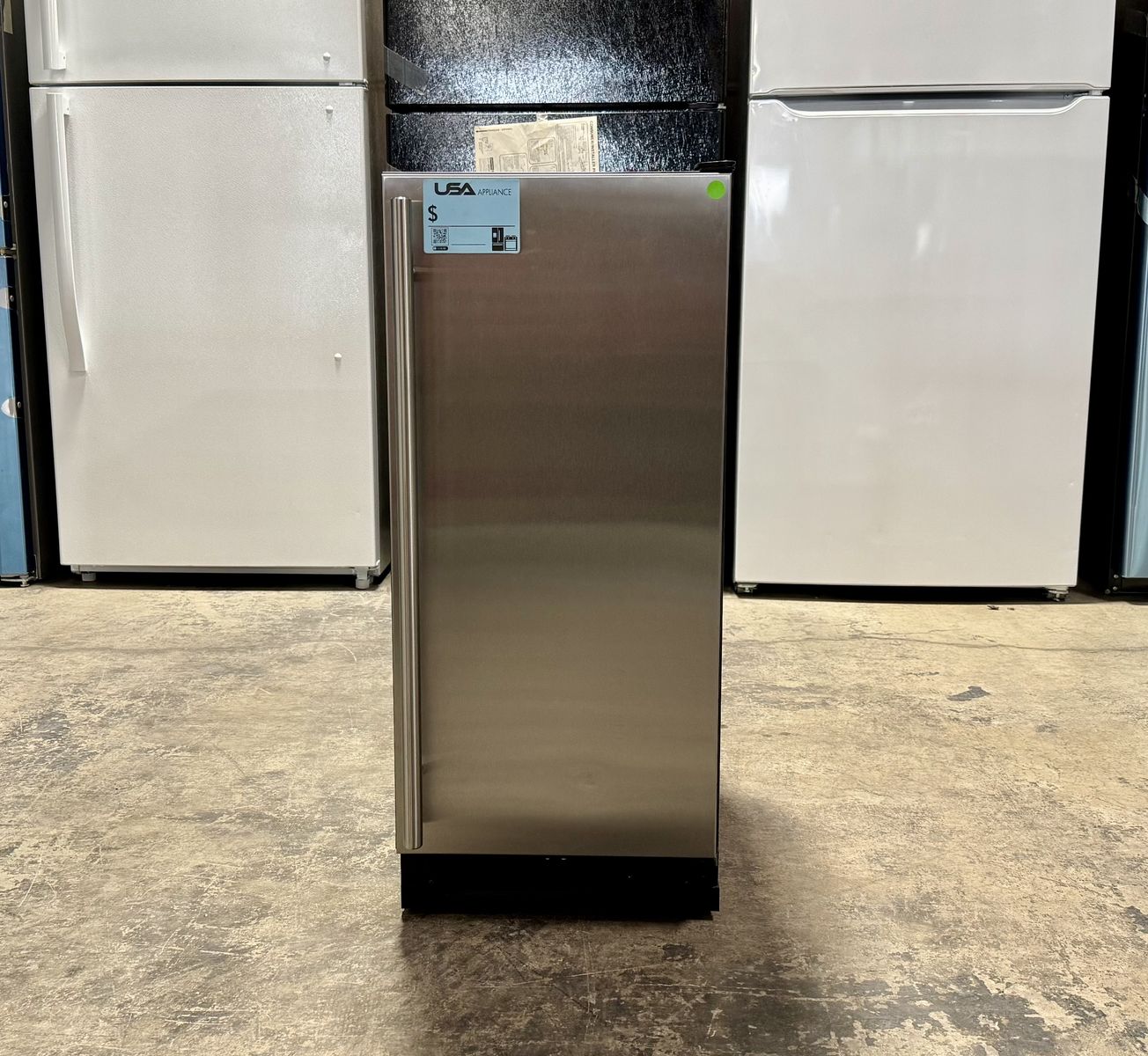 U-LINE BUILT IN COMPACT REFRIGERATOR