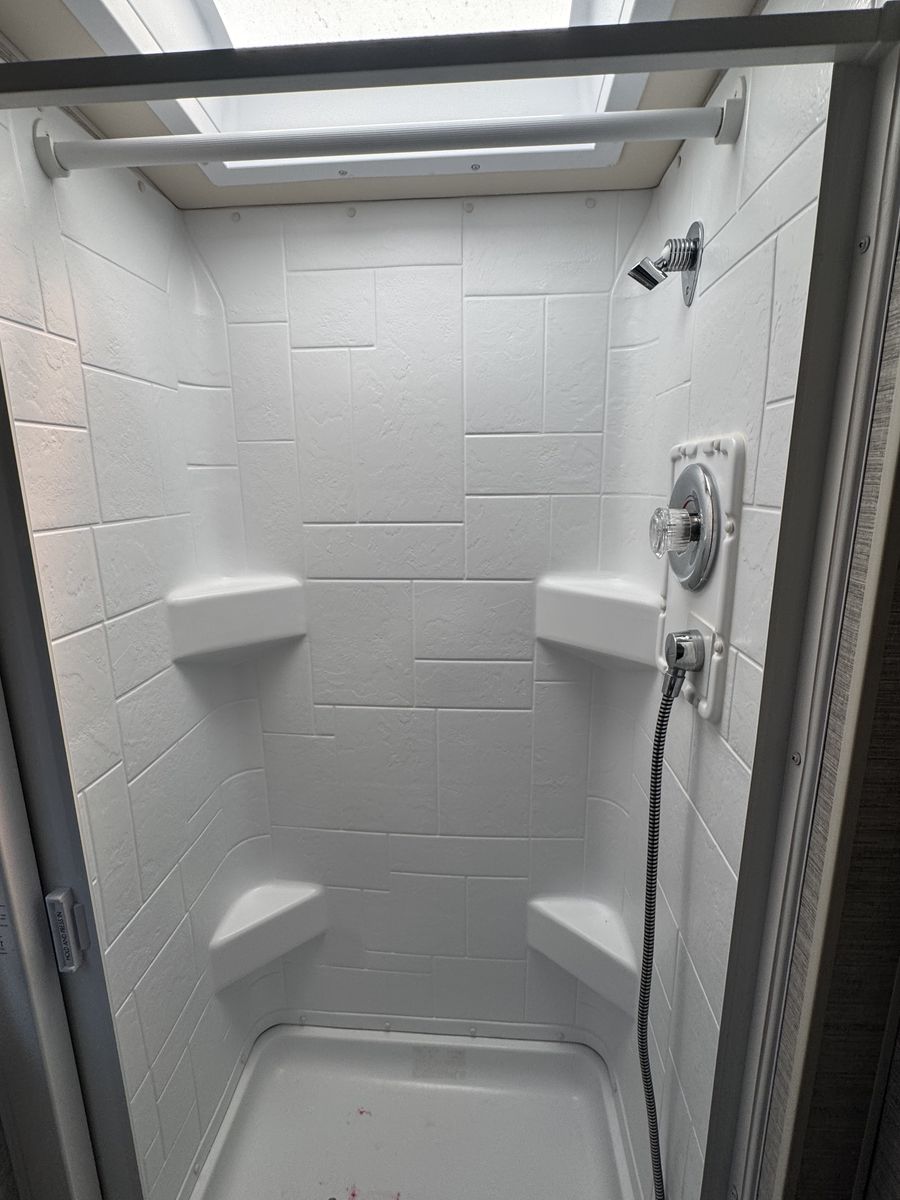 Main image 4