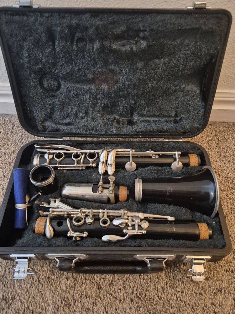 Yamaha Clarinet with Warranty 