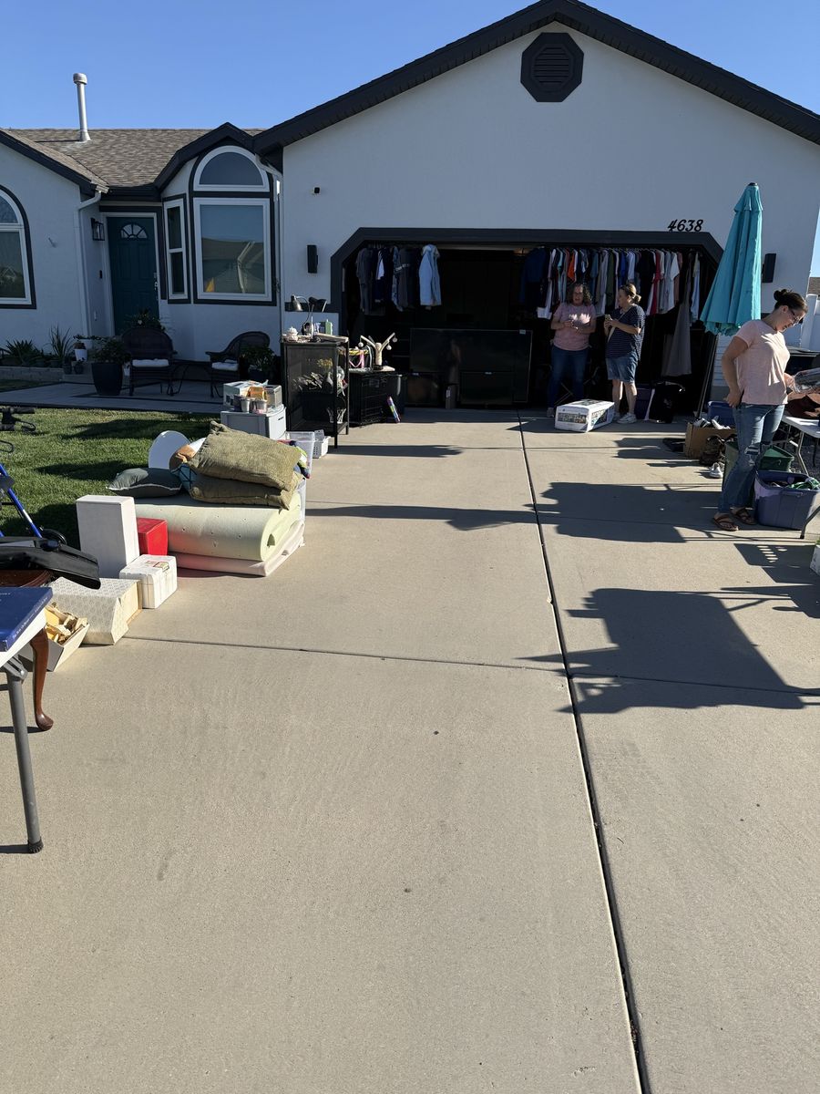 Yard sale 4638 W pine crossing drive, West Jordan 84088