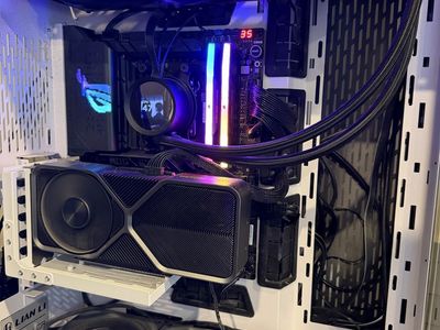 RTX 4070 Founders edition - Ryzen 9 9950X3D